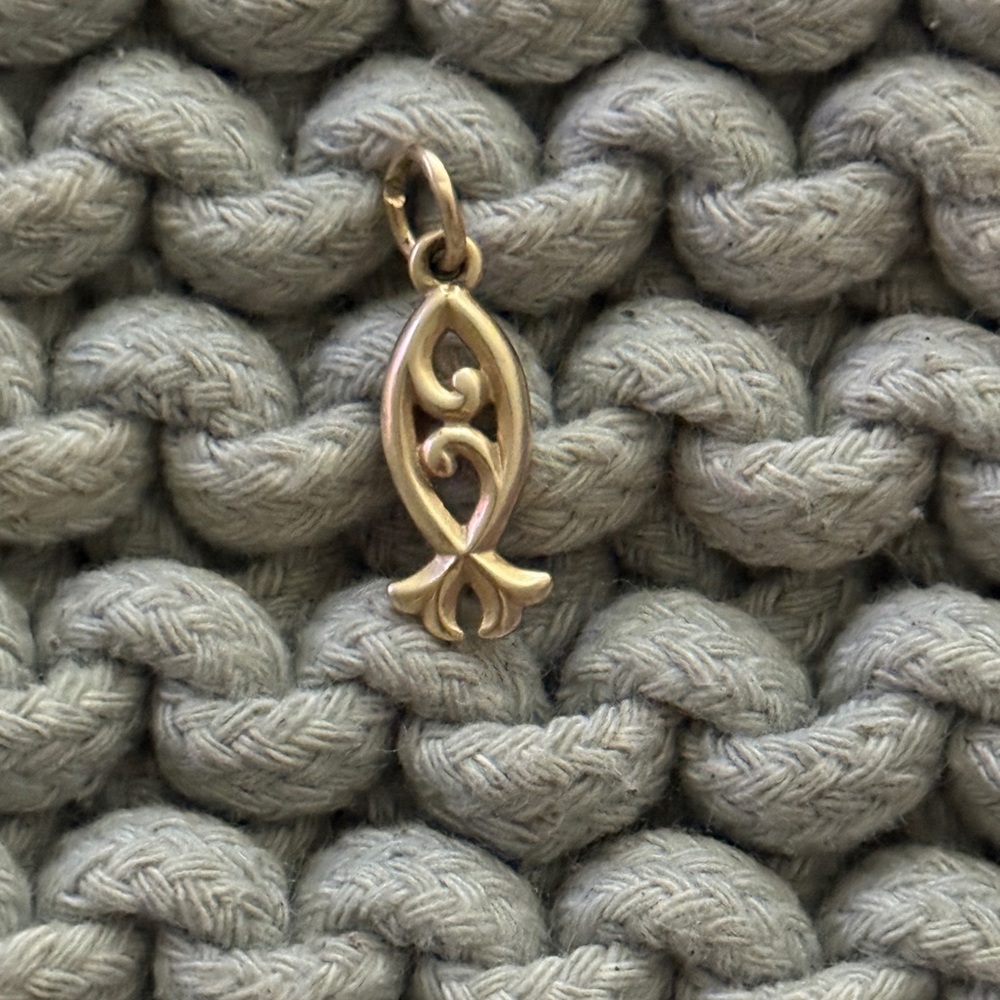 RARE HTF James Avery 14k Gold scrolled ichthus charm